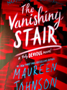 Buchcover: The Vanishing Stair by Maureen Johnson