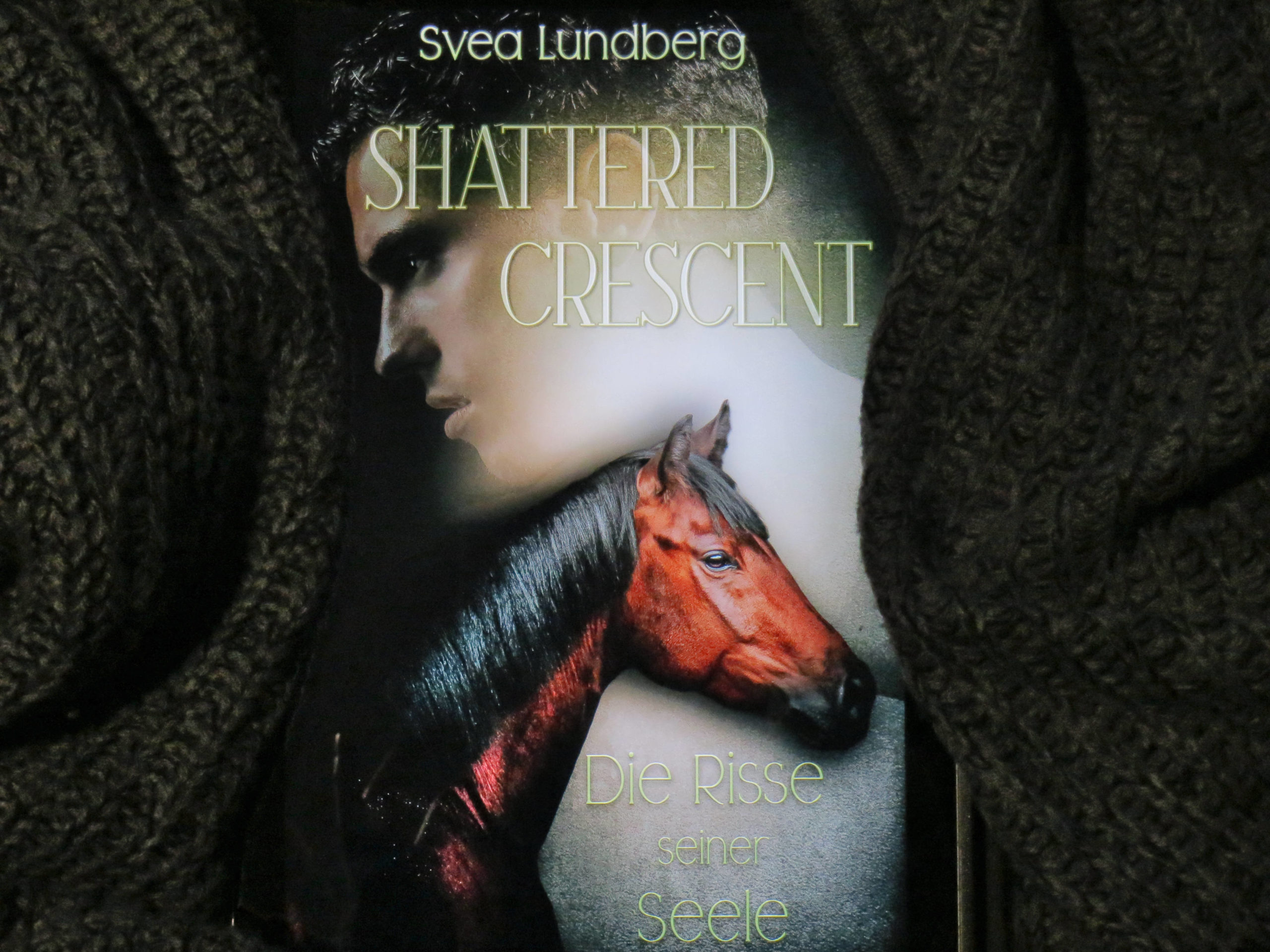 E-Book-Cover: "Shattered Crescent: Die Risse seiner Seele" von Svea Lundberg